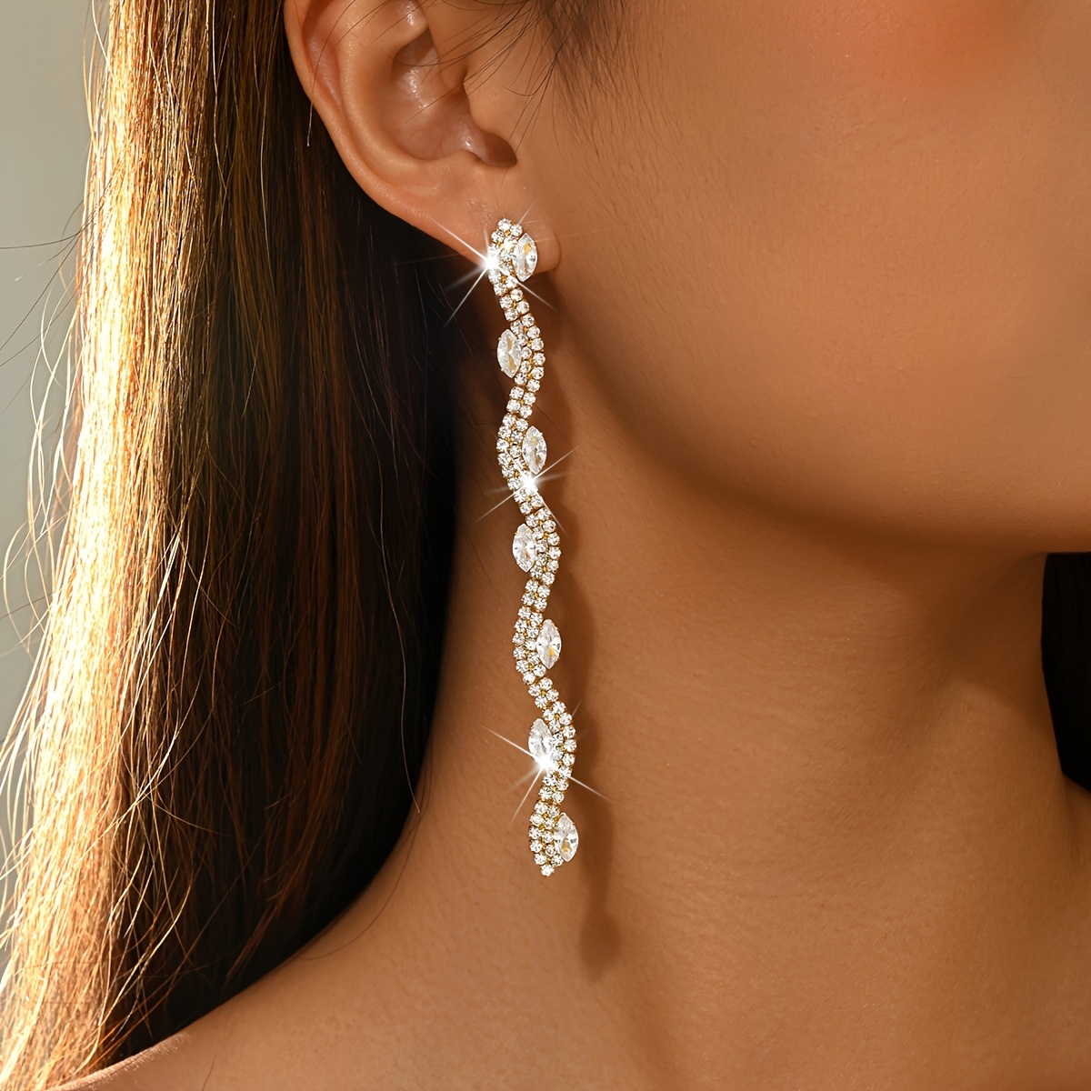 Women's Light Luxury S-shaped Wave Long Drop Earrings, Sparkling Design